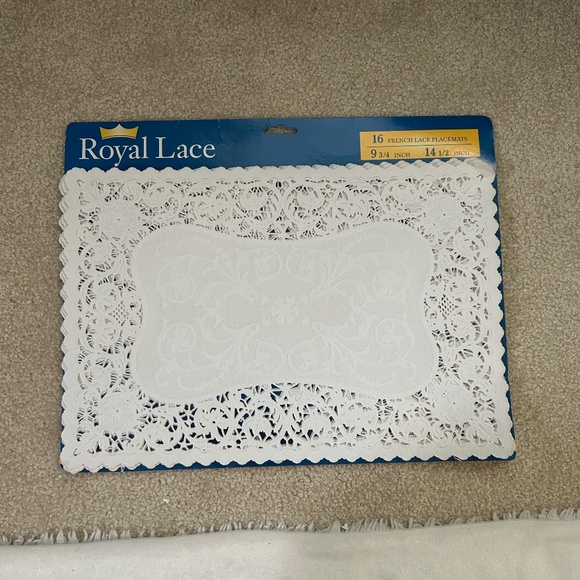 French Lace Placemats - Picture 1 of 7